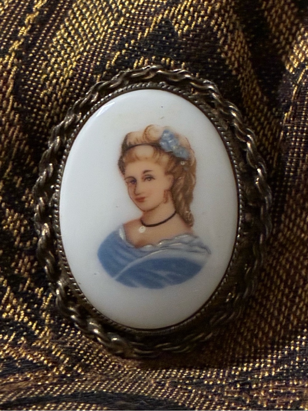 Victorian-Style Porcelain Cameo Brooch in Blue and White